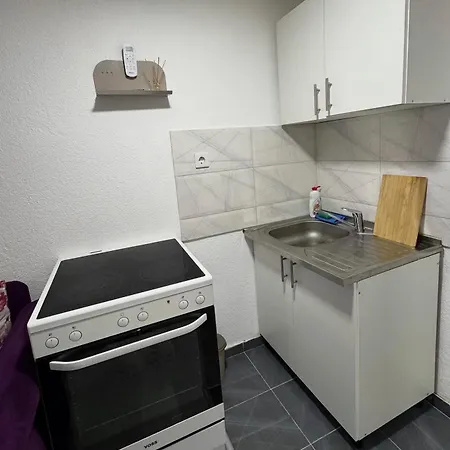 Georgeous Lux Purple Apartman